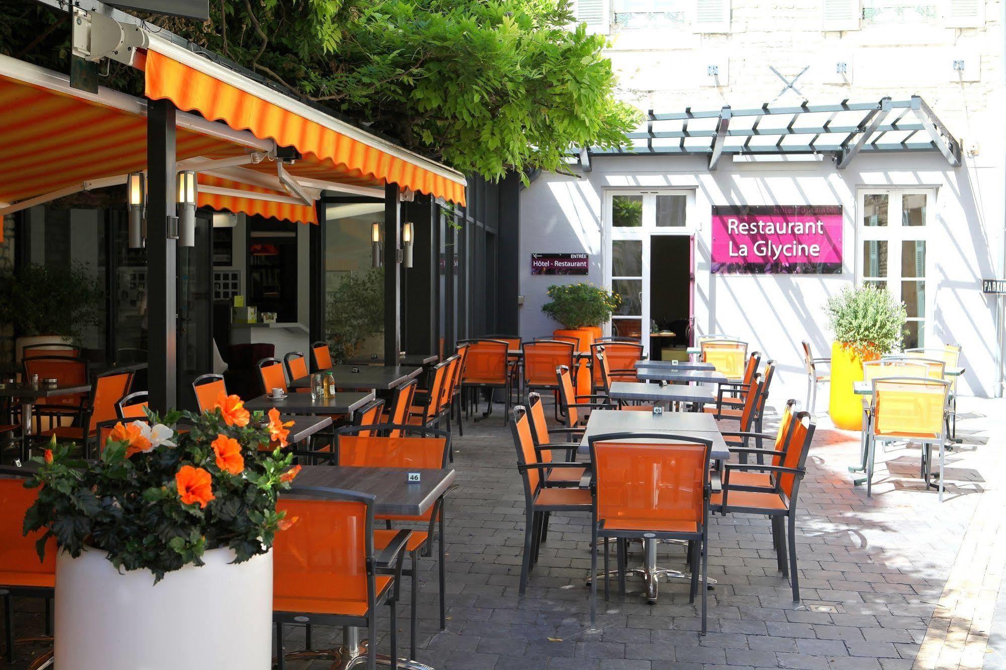 Logis Hotel-Restaurant Le Fontarabie Fontenay-le-Comte Exterior photo